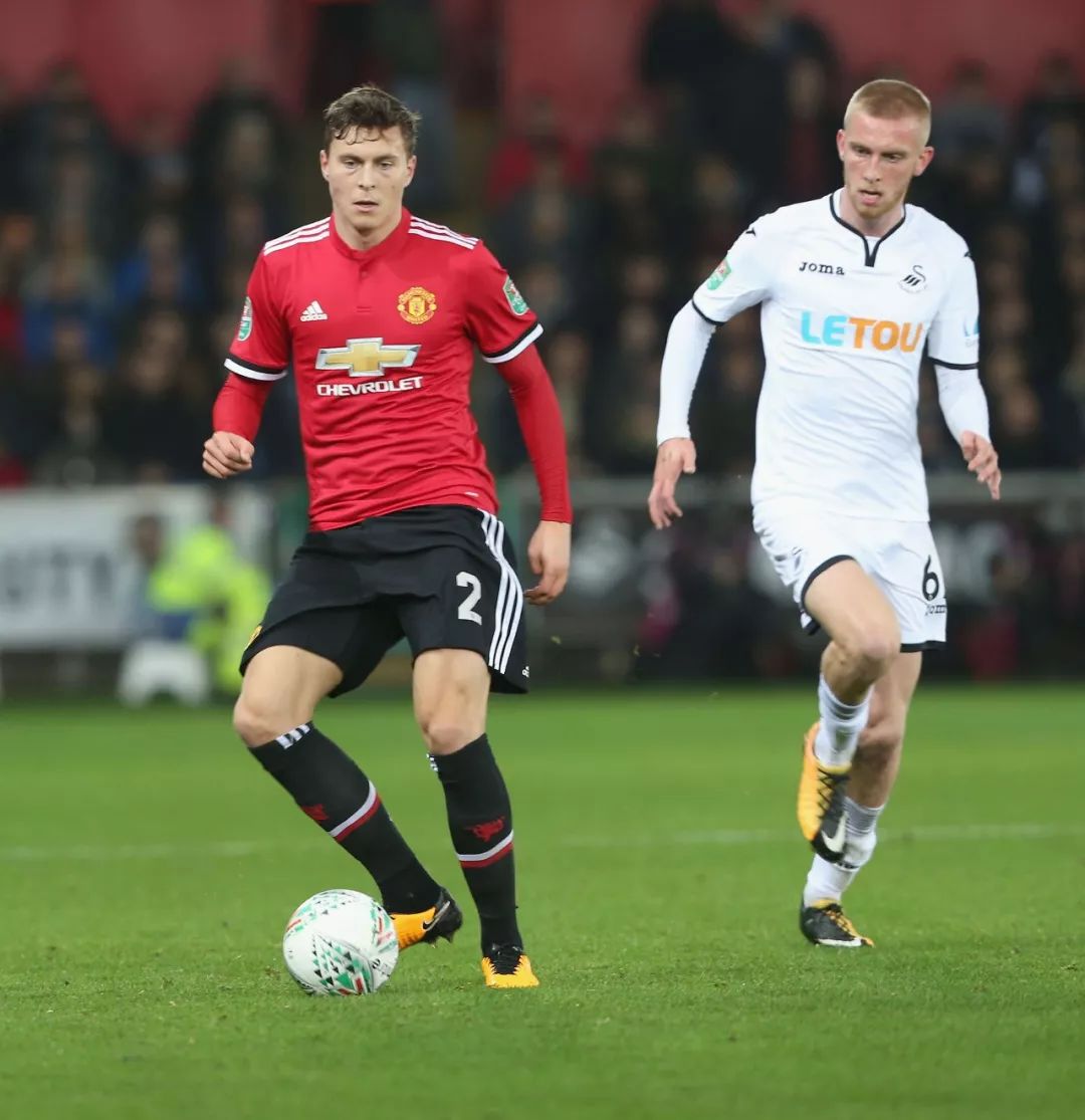 场首轮对决 场首轮对决